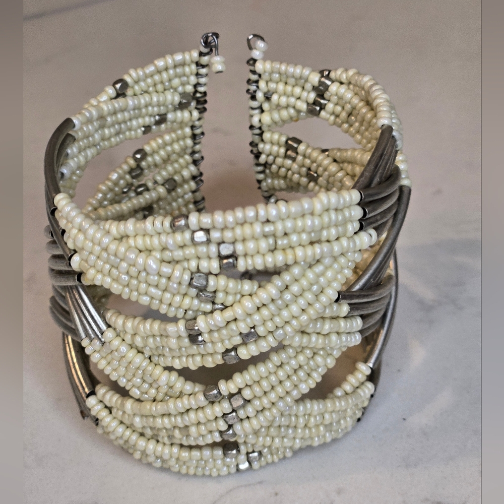 Elegant Cream Beaded Bracelet